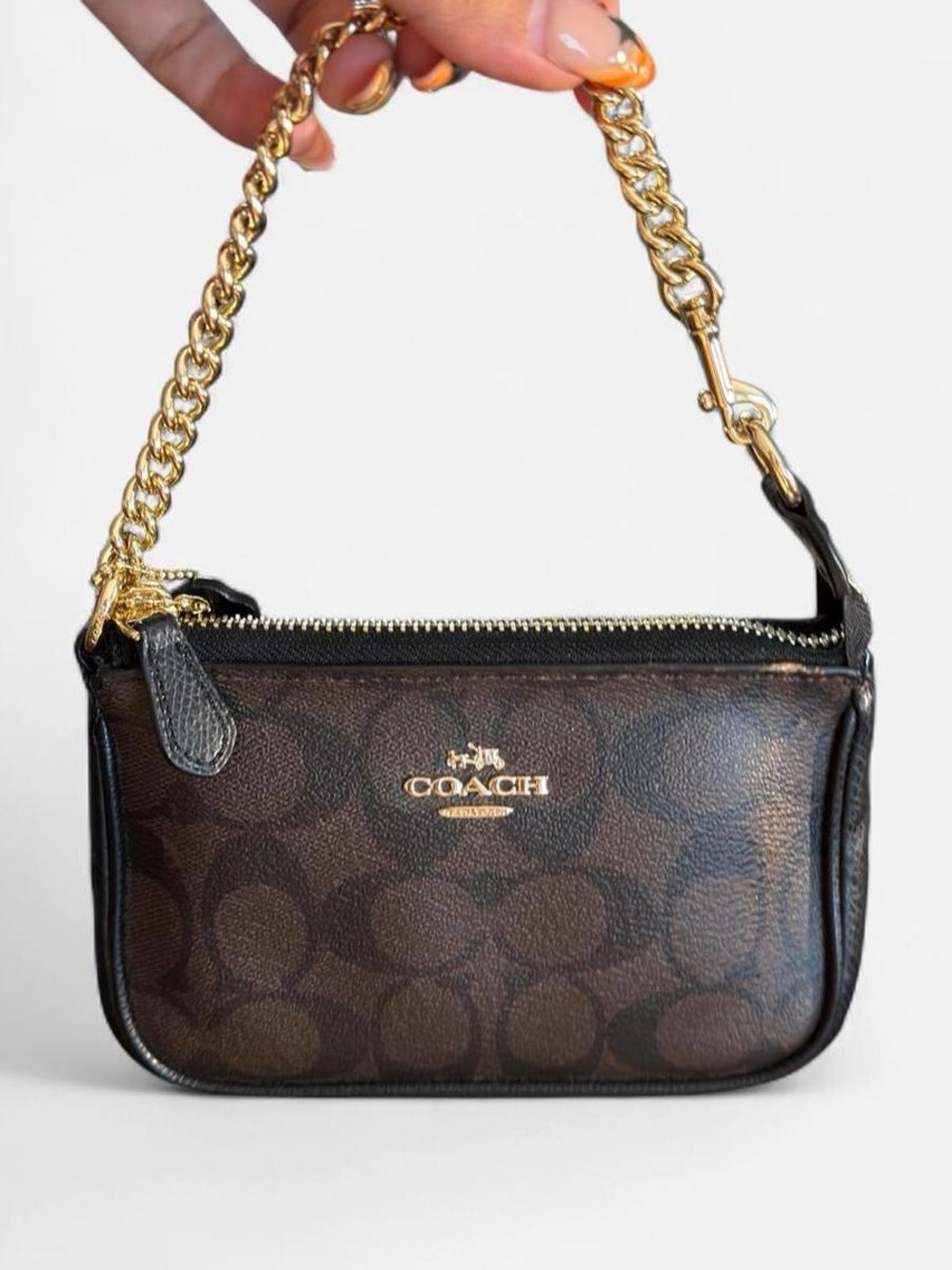 Coach Corner Zip Wristlet 🤎